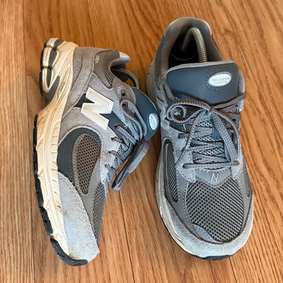 New Balance Gray and White Sneakers - Picture 5 of 16